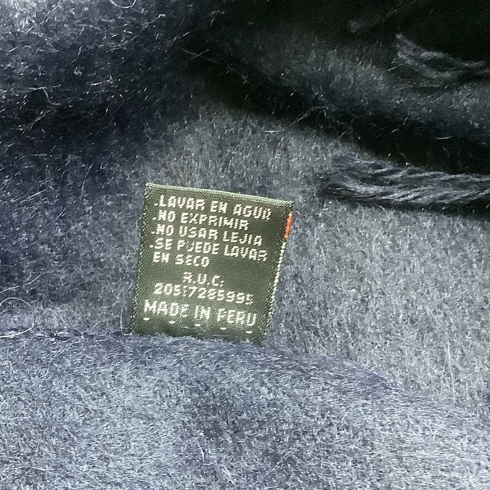 Alpaca Camargo Peru Rectangular Fringed Scarf - Picture 9 of 9